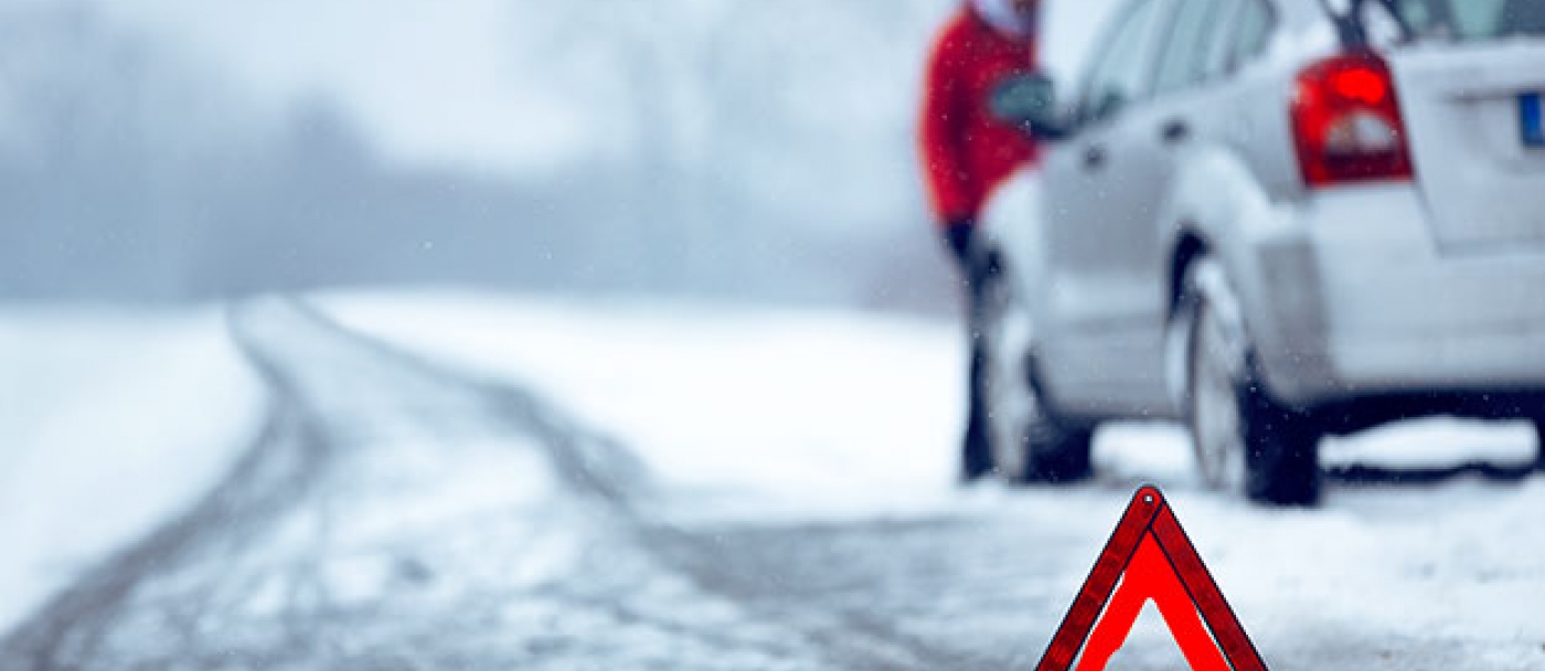 Que devrait contenir votre trousse de secours pour l’auto?